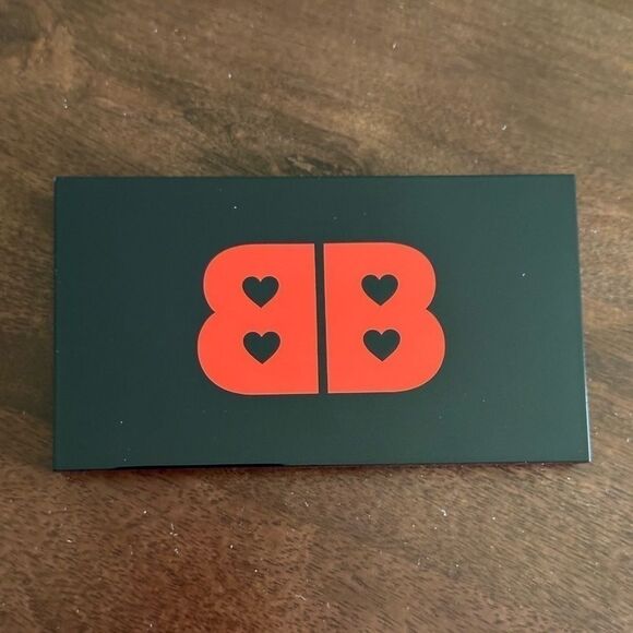 NWT That’s So Betty Eyeshadow Palette, Ladies Eyeshadow, Makeup, Beautify - Picture 4 of 6